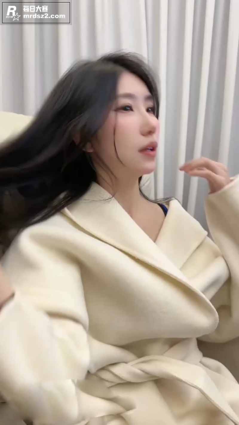 高颜值网红女神 可爱相关图片1