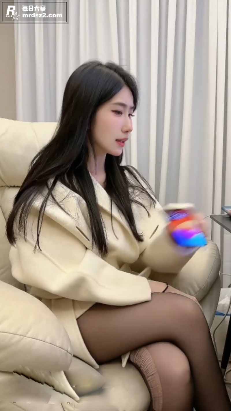 高颜值网红女神 可爱相关图片2