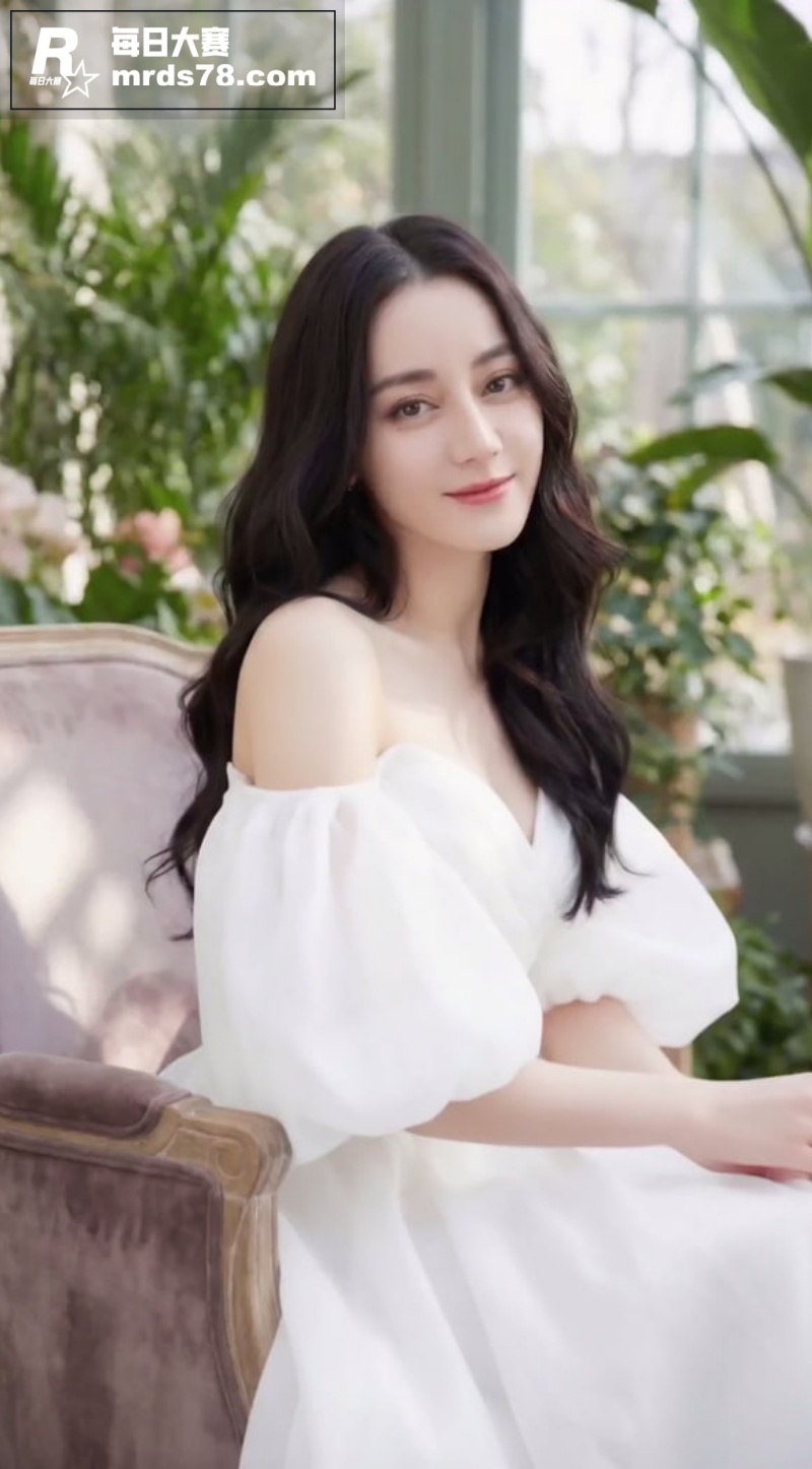 AI明星脱衣 迪丽热相关图片2
