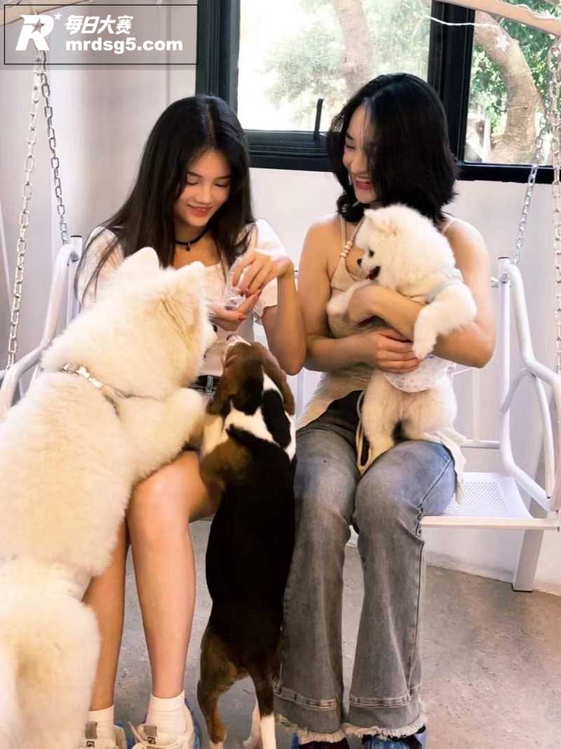 江苏无锡极品反差女大相关图片2