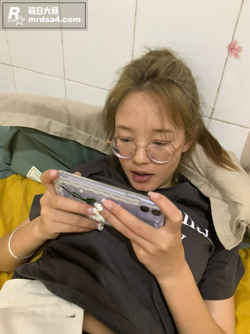 广东深圳反差眼镜妹 相关图片4