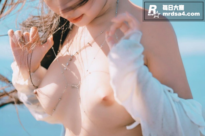高颜值清纯少女 萨慕相关图片7