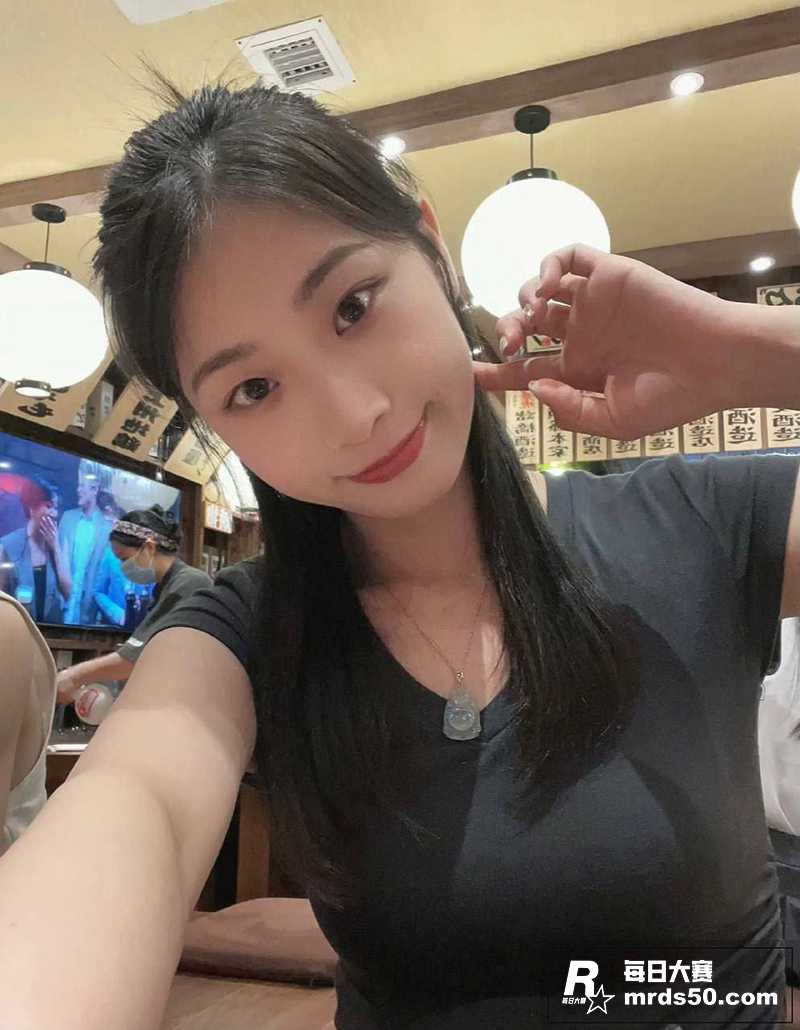 高颜值美女大学生 被相关图片1