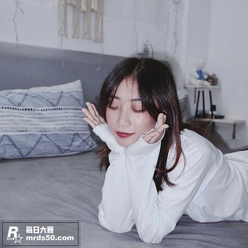 高颜值美女大学生 被相关图片7