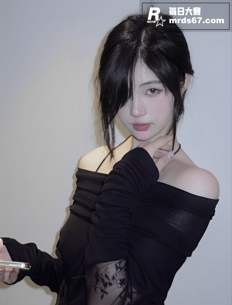 河南高颜值女大学生 相关图片1