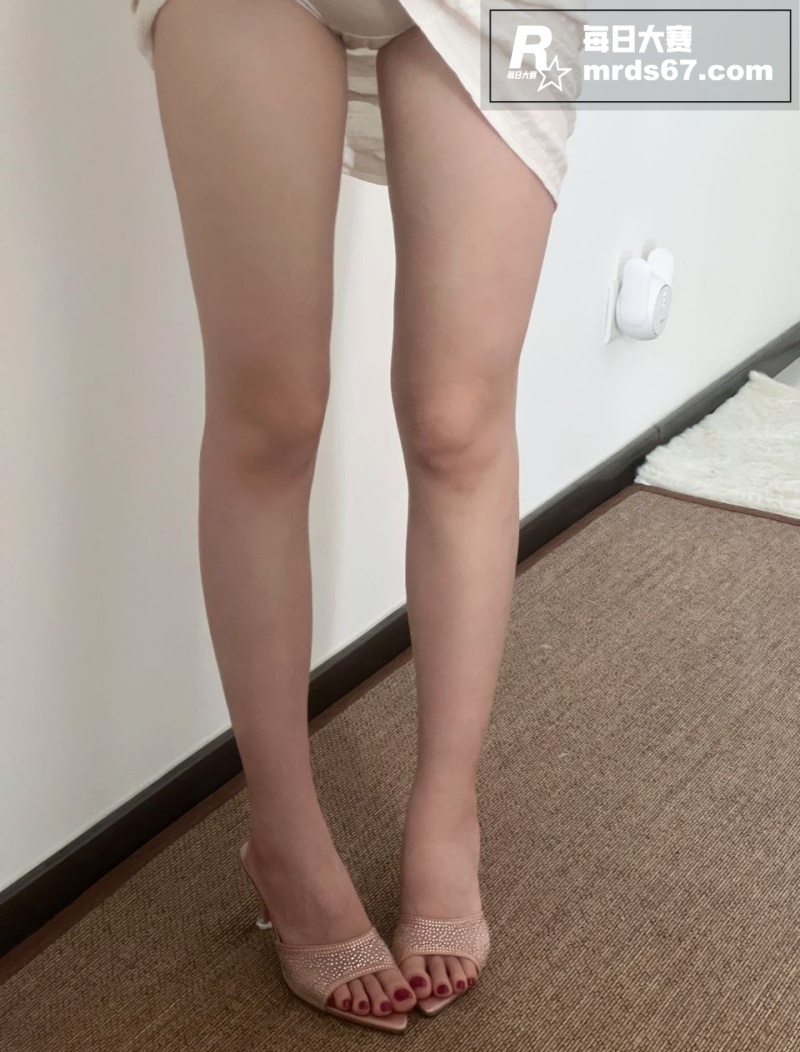 河南高颜值女大学生 相关图片13