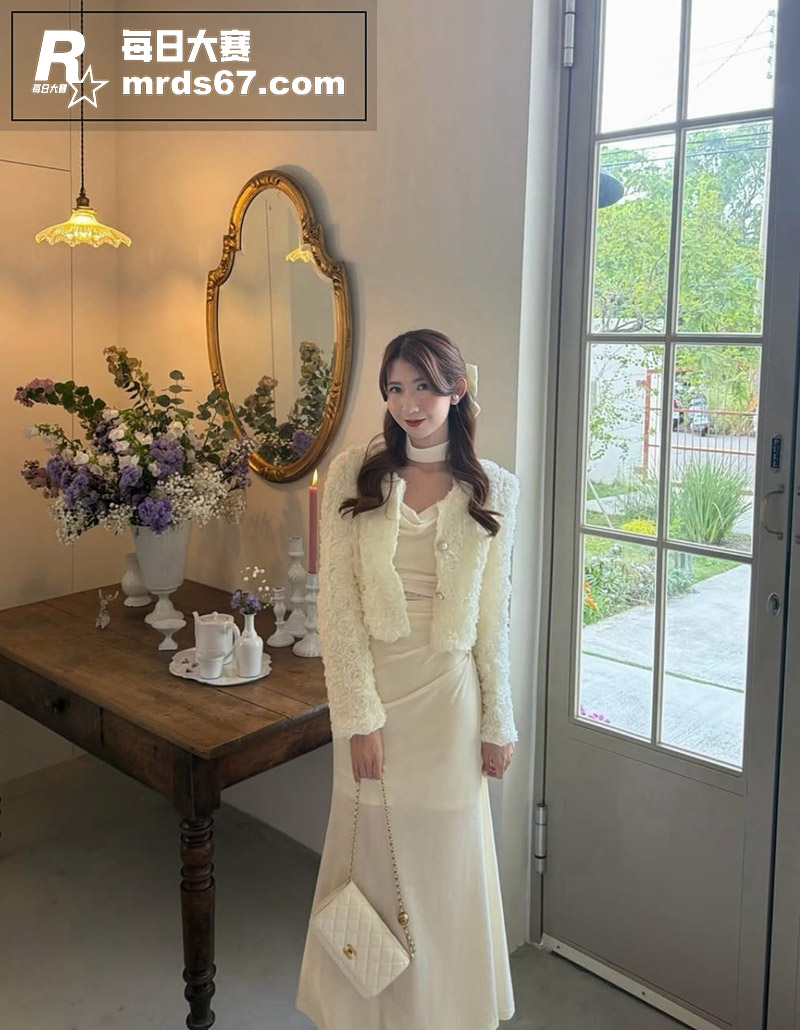 IG高颜值网红 黎美相关图片4