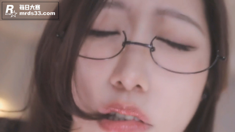 ASMR纯欲眼镜娘主相关图片6