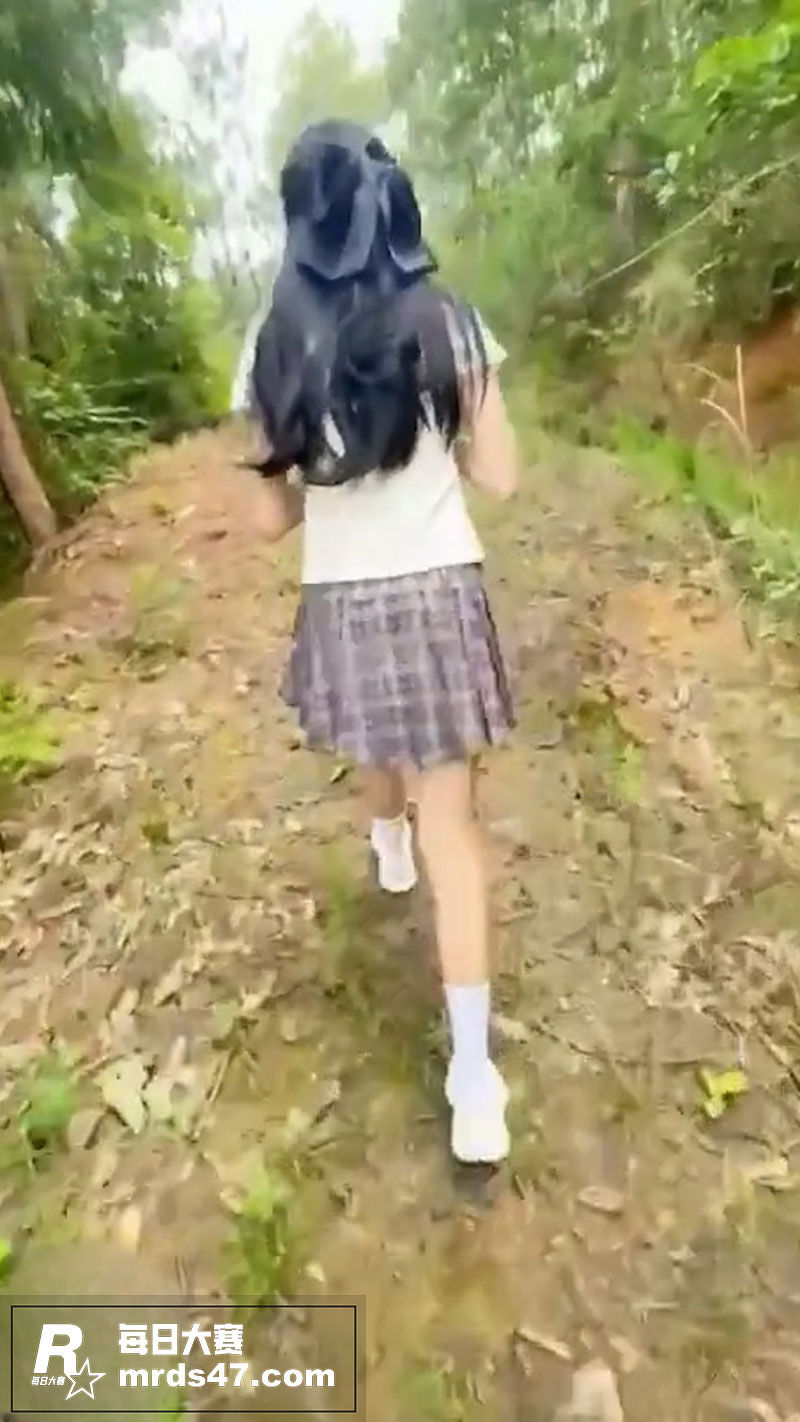 海角社区 长腿女儿丽相关图片3