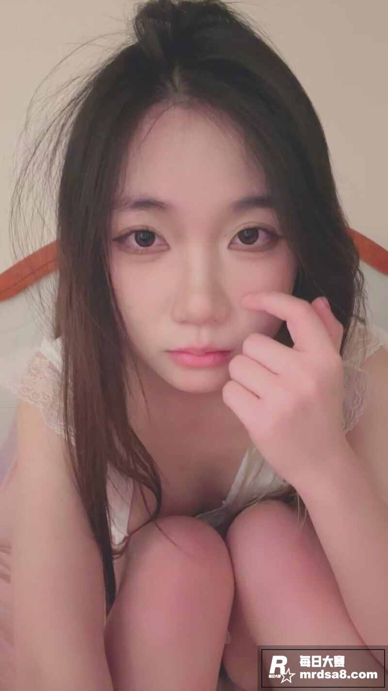 国产黄播情侣 美少女相关图片1