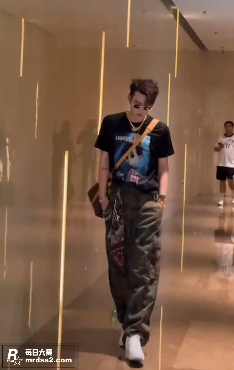 吴亦凡重现江湖 前夫相关图片1