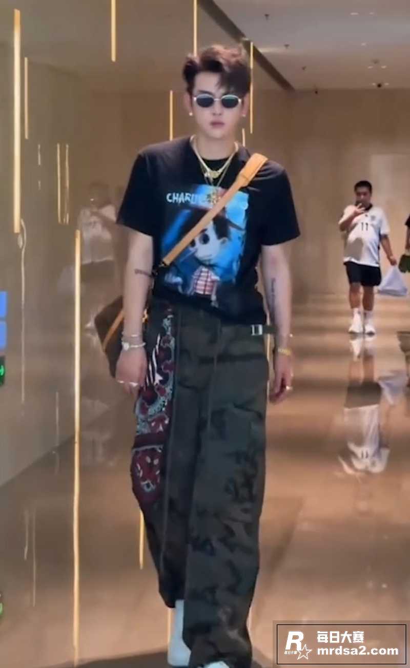 吴亦凡重现江湖 前夫相关图片2