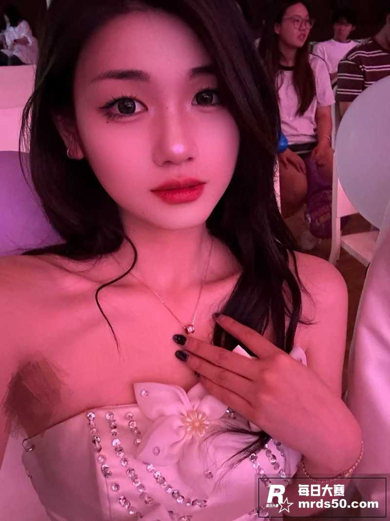 高颜值极品少妇 御姐相关图片2