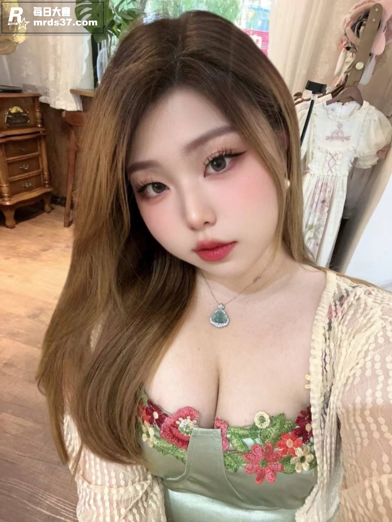 辽宁阜新巨乳肥臀骚母相关图片2