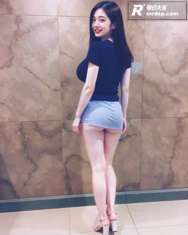 推特台湾巨乳网红 王相关图片13