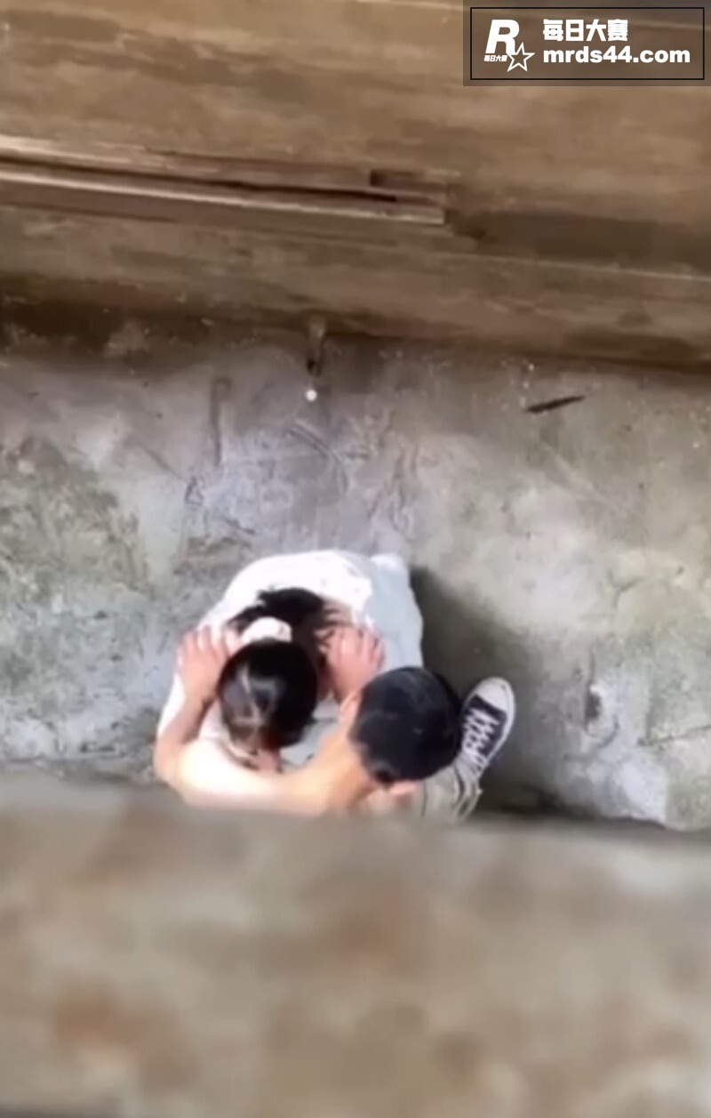 玩的就是刺激！年轻小相关图片2