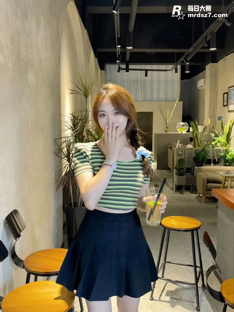 湖北清纯嫩妹 程芷炜相关图片1