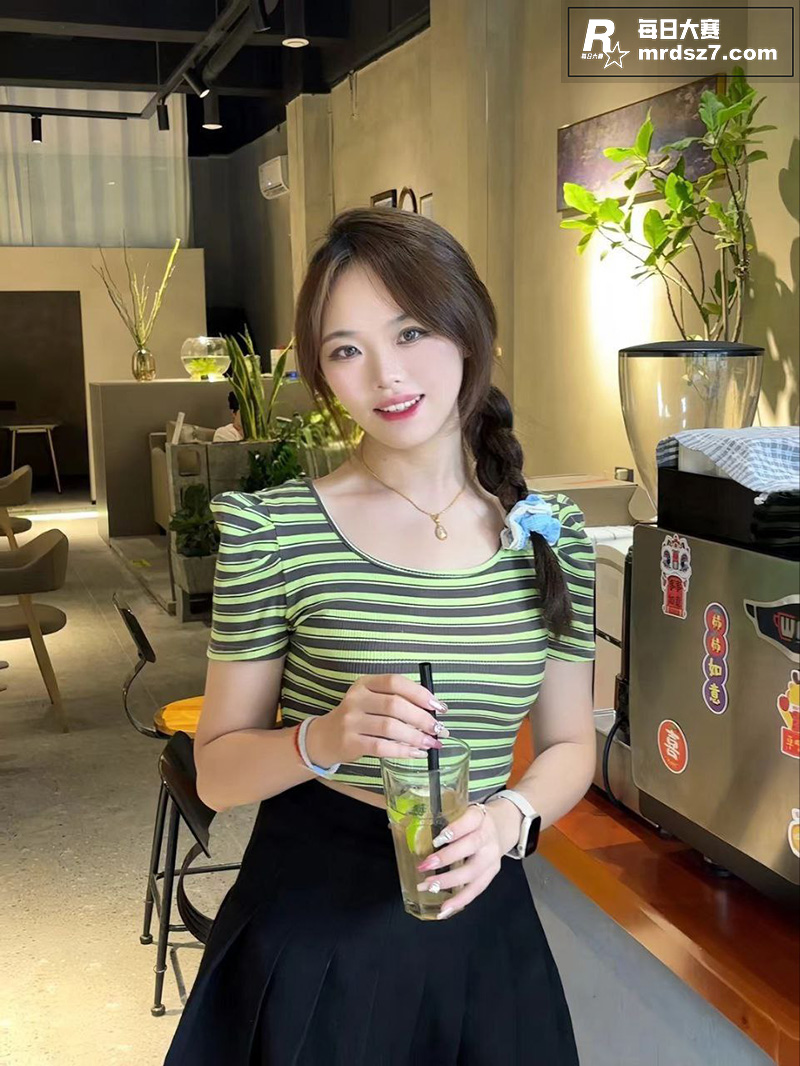 湖北清纯嫩妹 程芷炜相关图片3