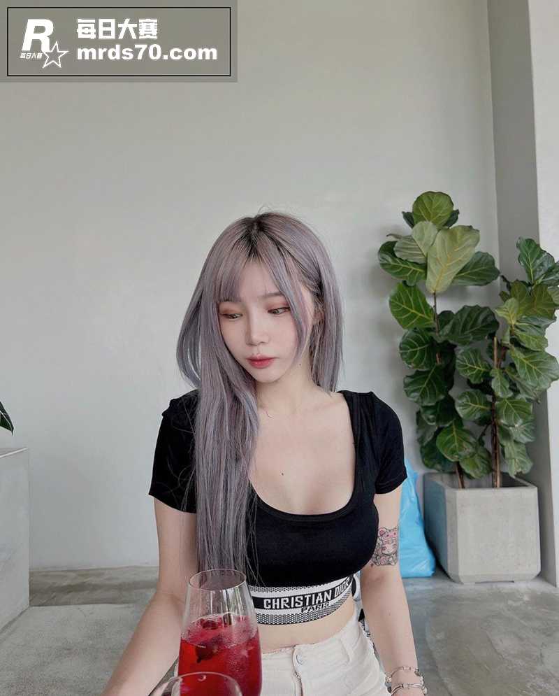 高颜值美少女与男友下相关图片5