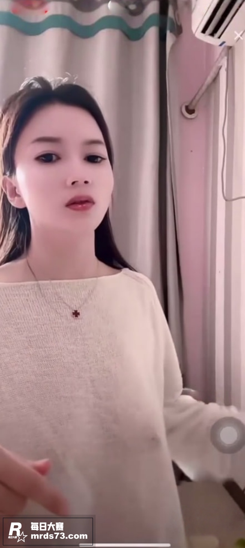 抖音快手网红闪现走光相关图片10