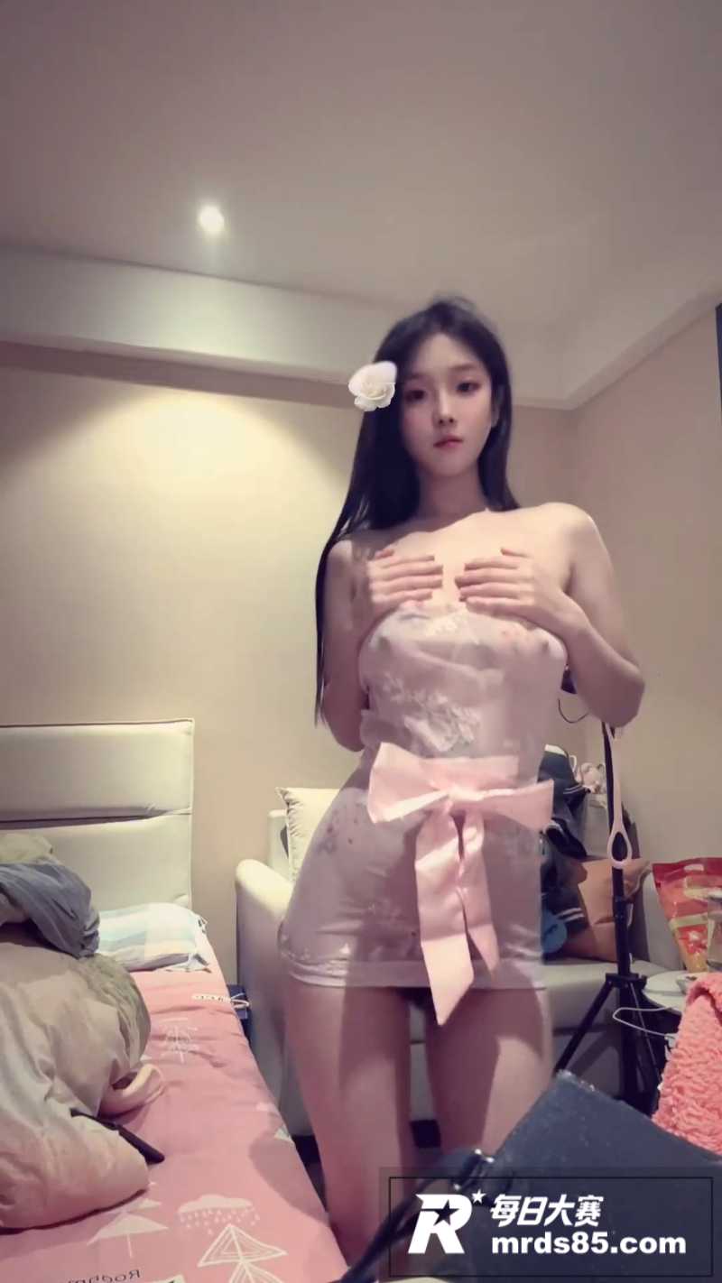 抖音高颜值网红 欣欣相关图片4