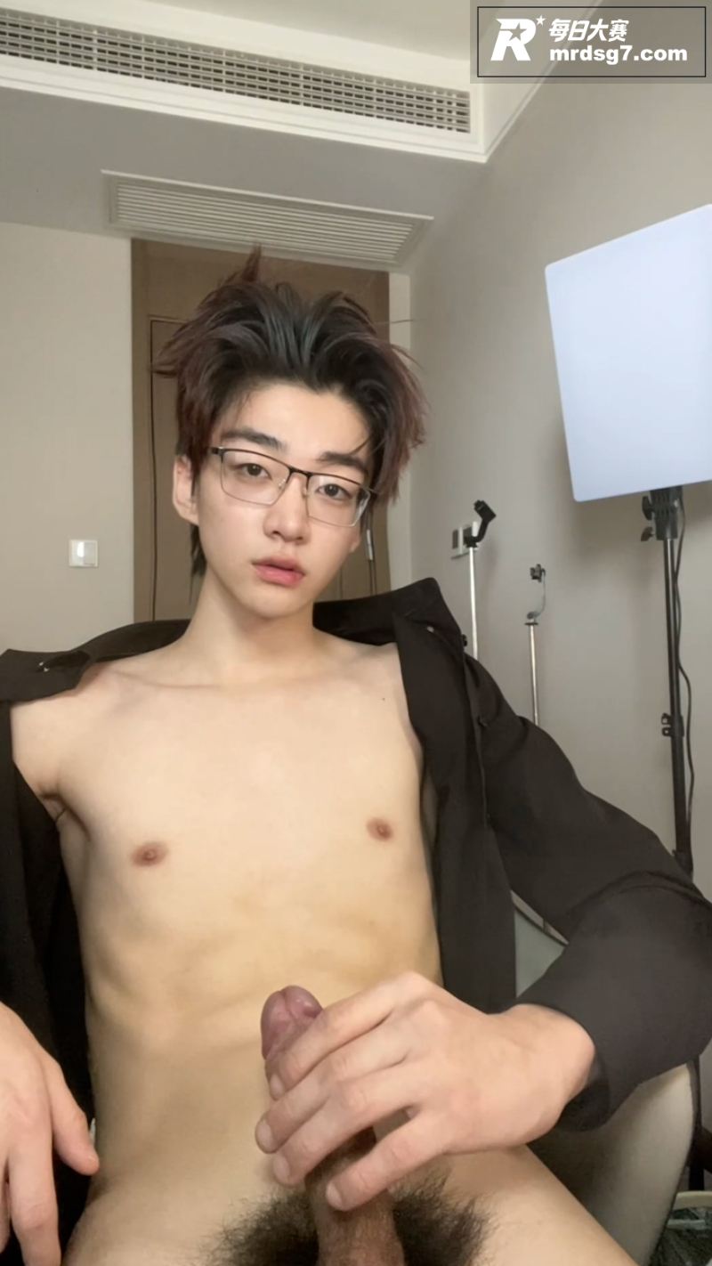 抖音十万粉丝男网红 相关图片10