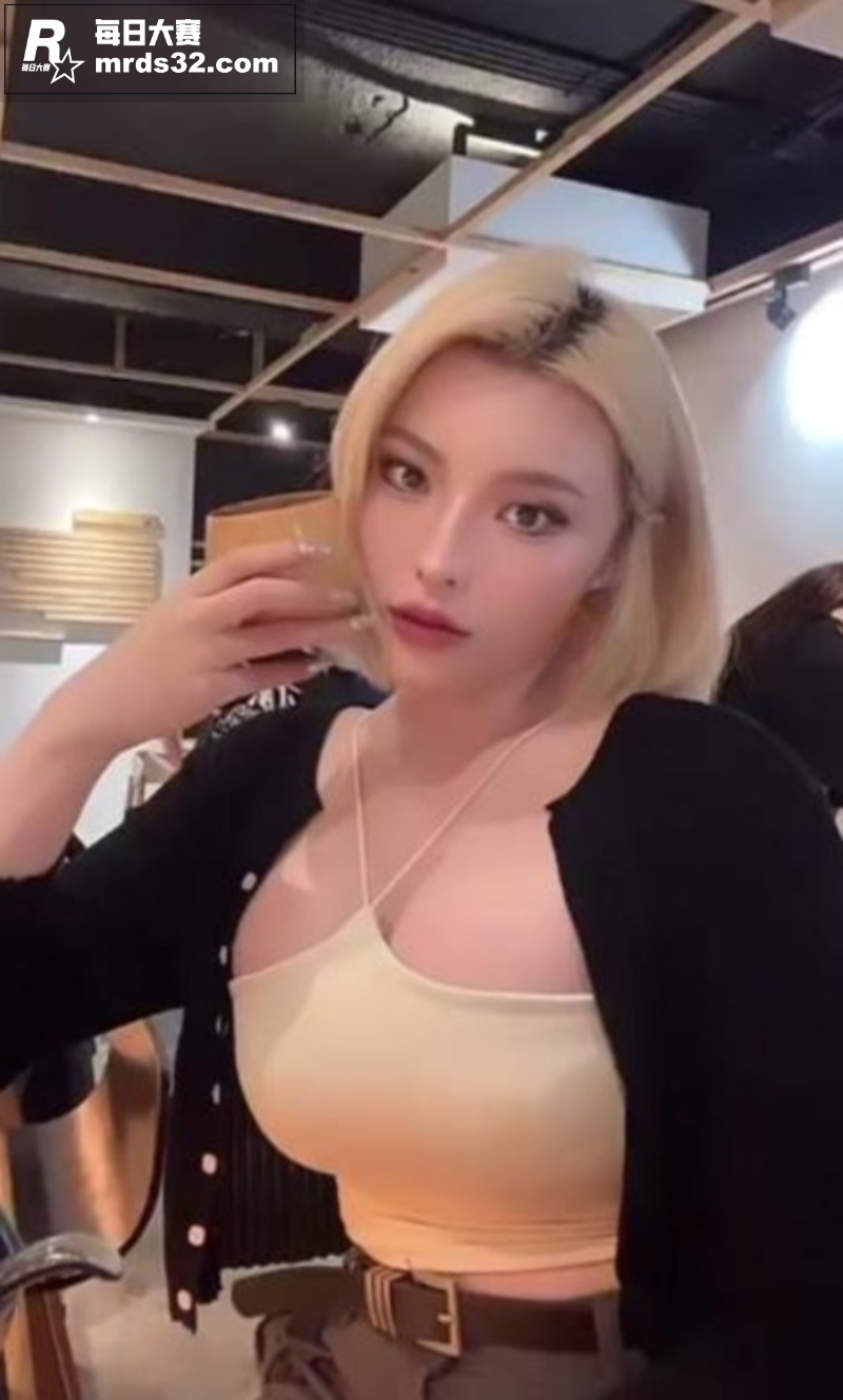 台湾巨乳健身骚母狗 相关图片2