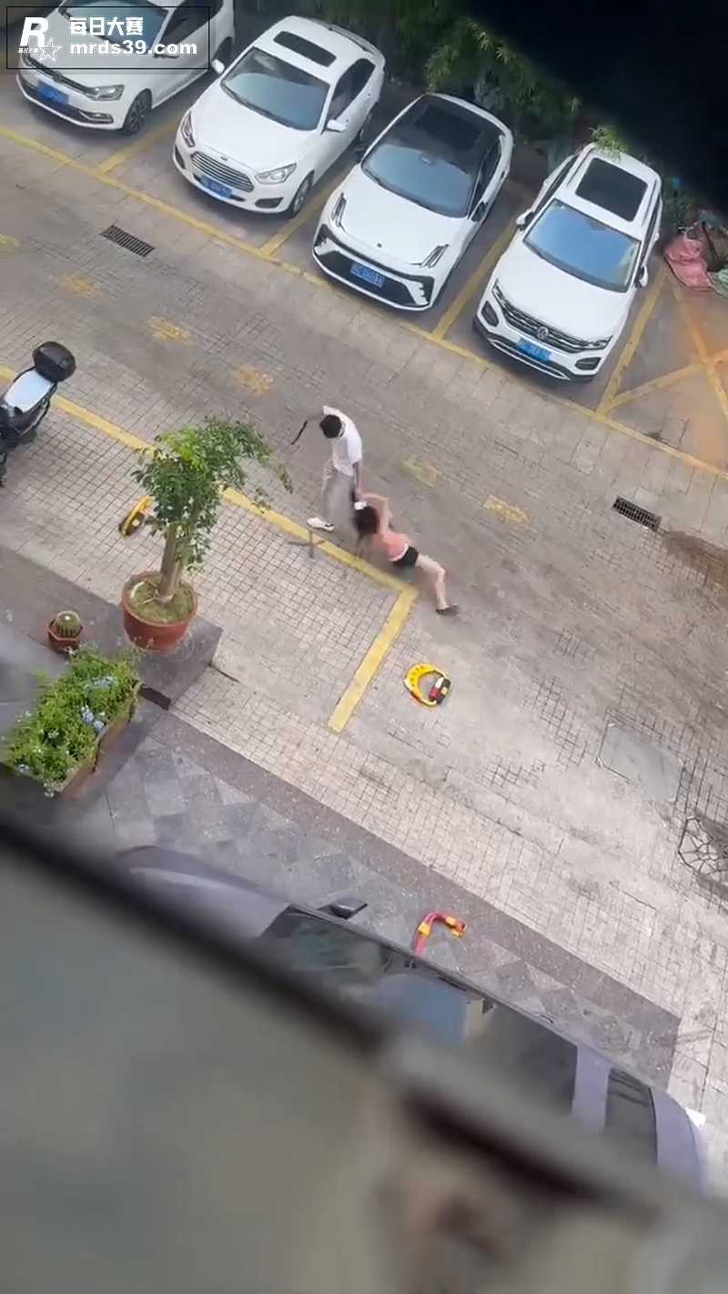 网传吃瓜 网友拍摄一相关图片3