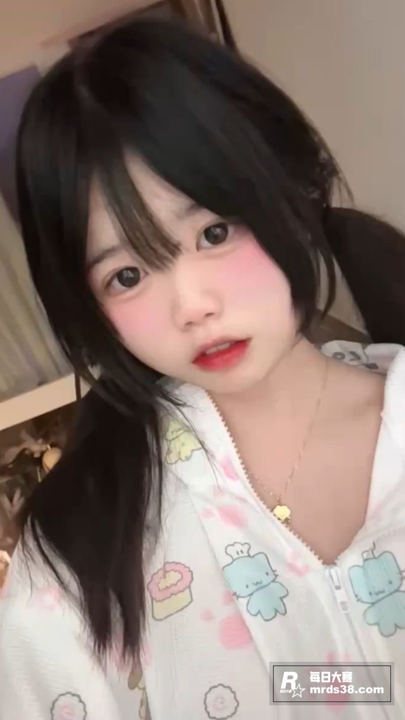 抖音微胖小网红 私下相关图片2