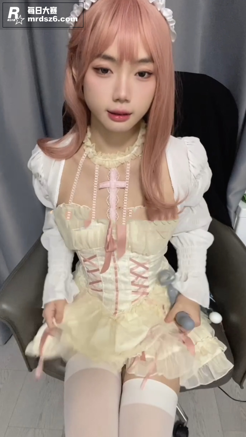 快手顶级尤物 小奶球相关图片4