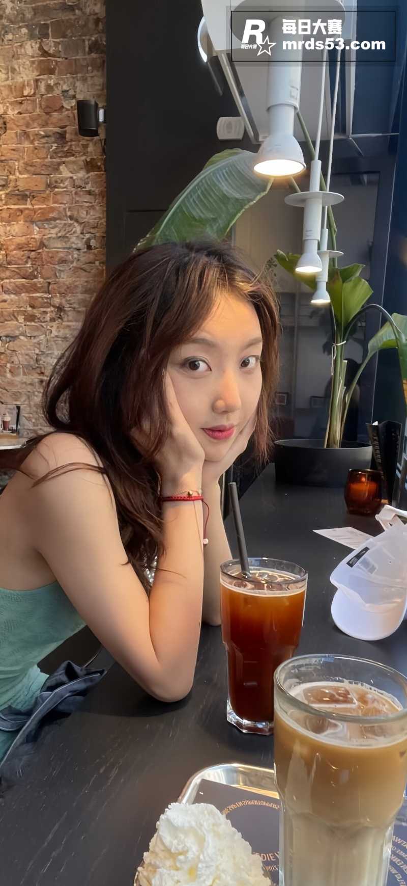 英国利兹女留学生 时相关图片4