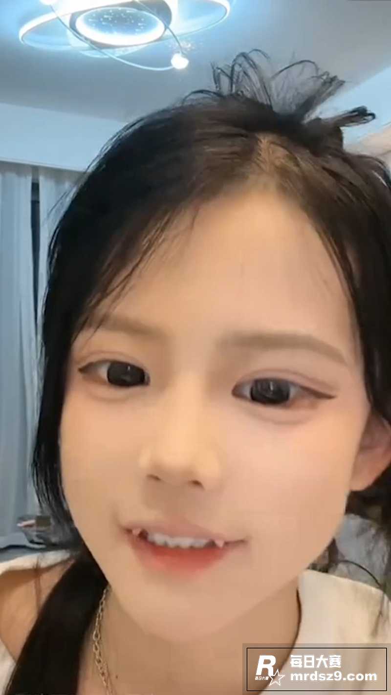 抖音高颜值女网红 困相关图片6