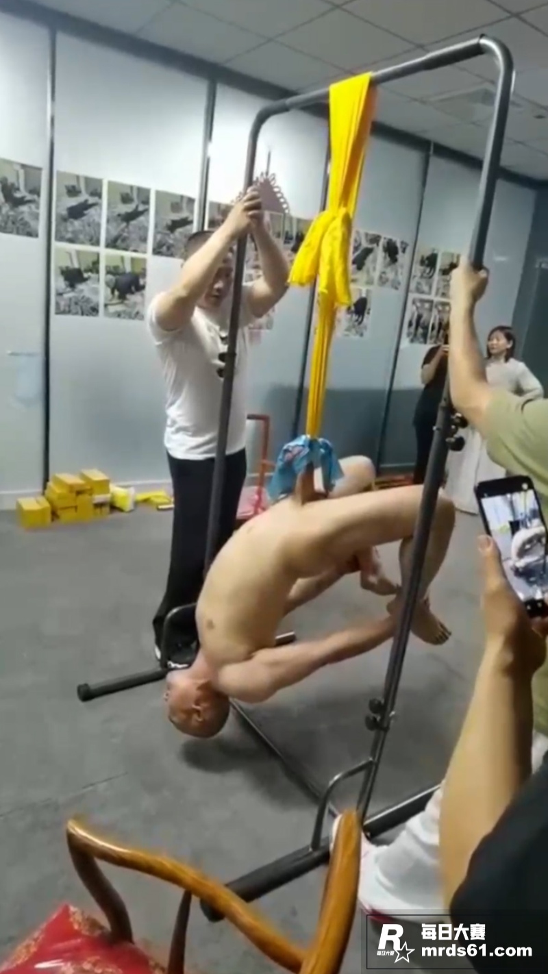 男女PK整活视频合集相关图片5