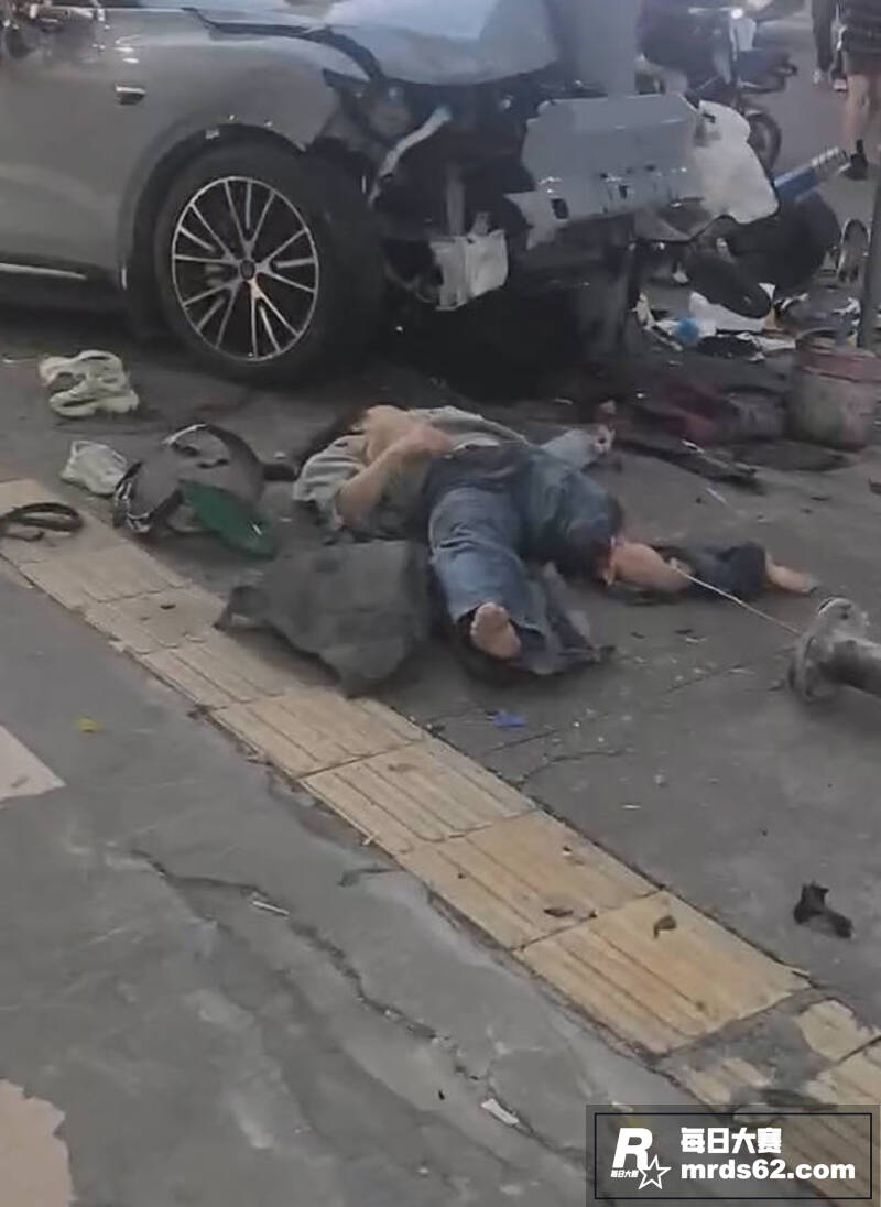广州花都区发生重大车相关图片10