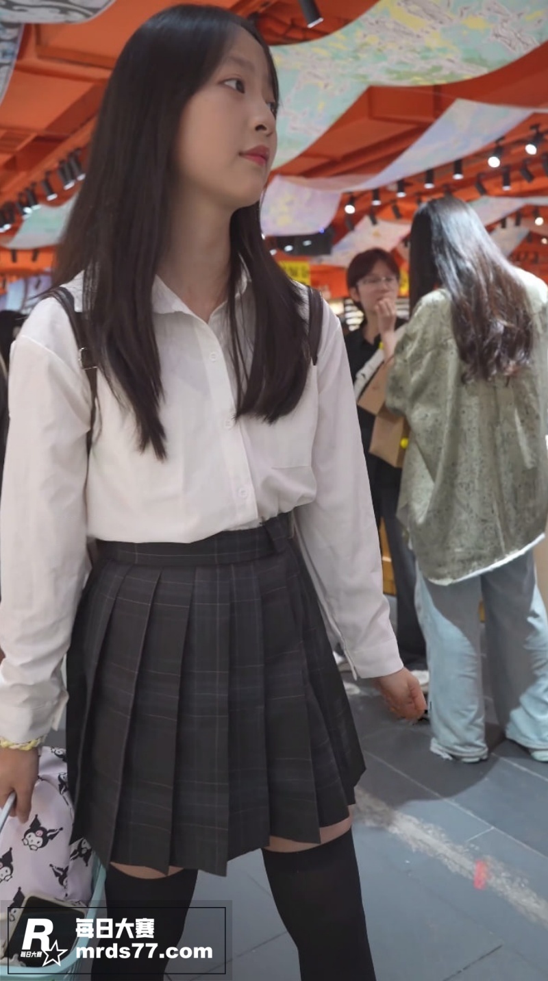 街拍抄底大神 尾随清相关图片4