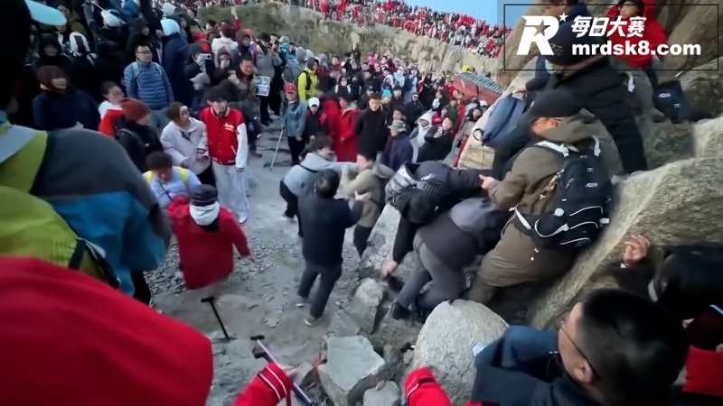 山东泰山风景区冲突事相关图片8
