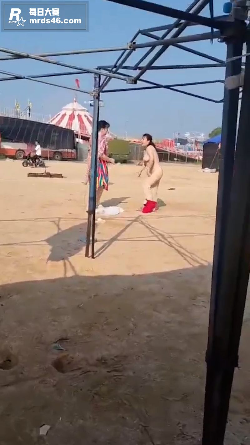 年青小伙与大妈发生口相关图片3