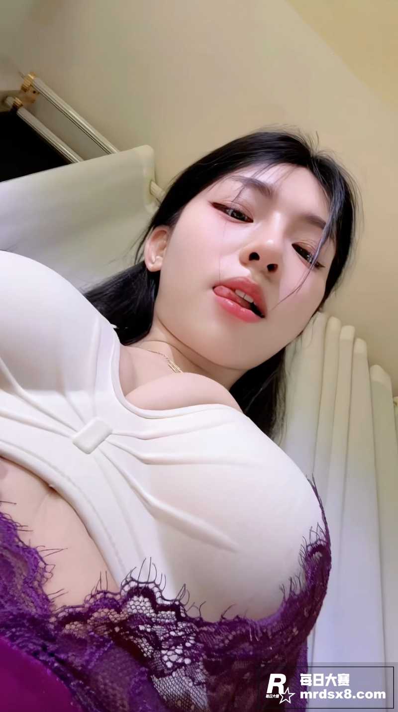快手性感人妻网红 小相关图片2