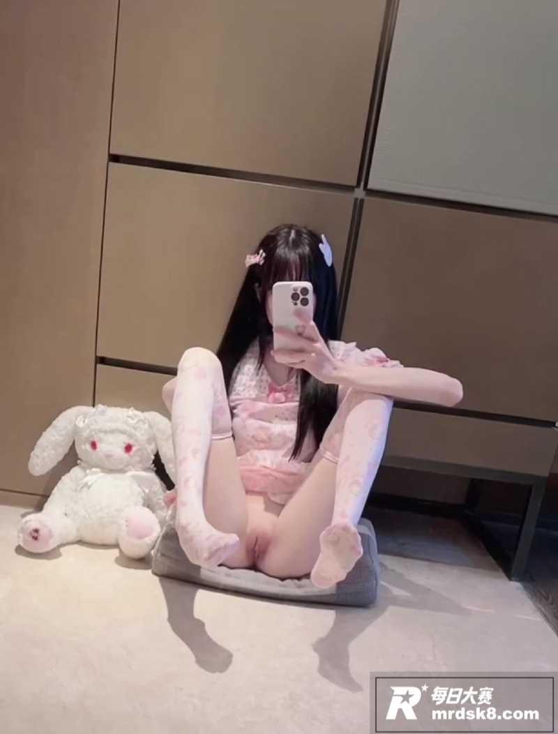推特萝莉福利姬 饼饼相关图片5