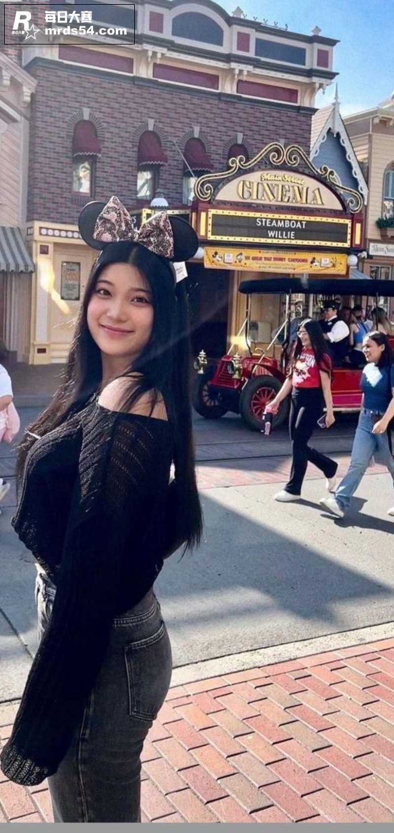 韩国高颜值巨乳网红 相关图片2