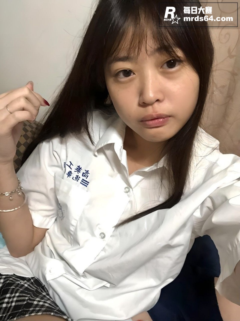 湖北卫校反差学生妹 相关图片2
