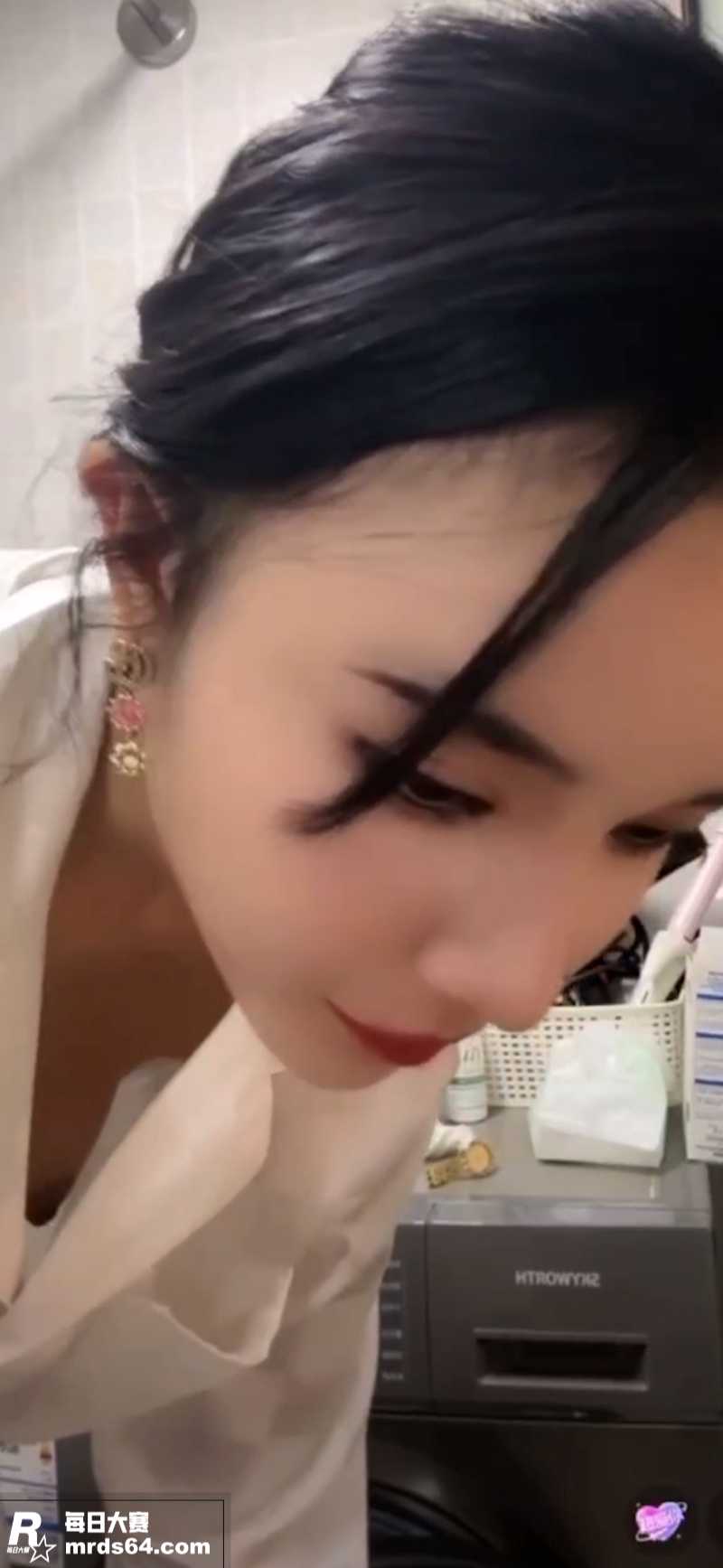 抖音快手女主播真空闪相关图片3