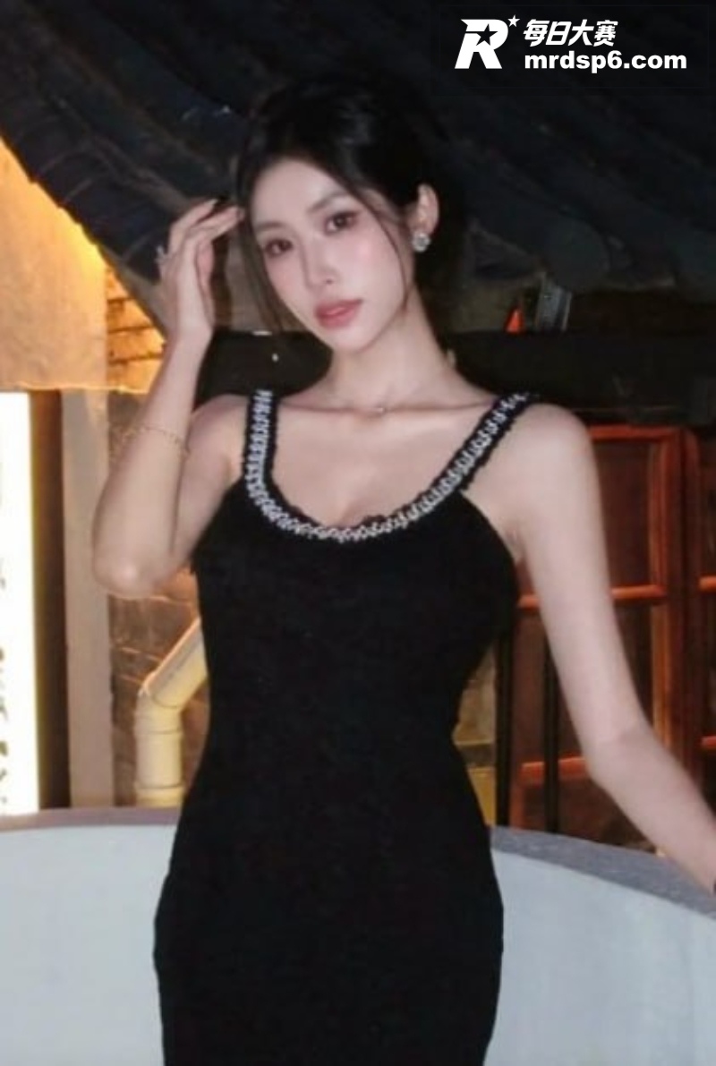 极品反差网红 hua相关图片2