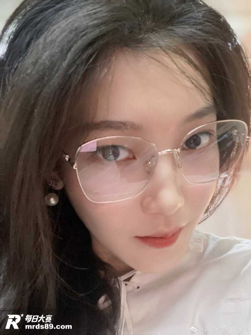 山东极品反差婊大学生相关图片2