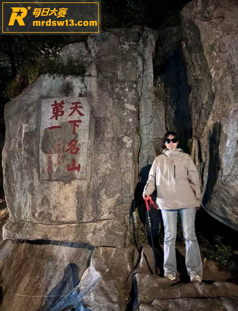 河北高颜值女大生 b相关图片2