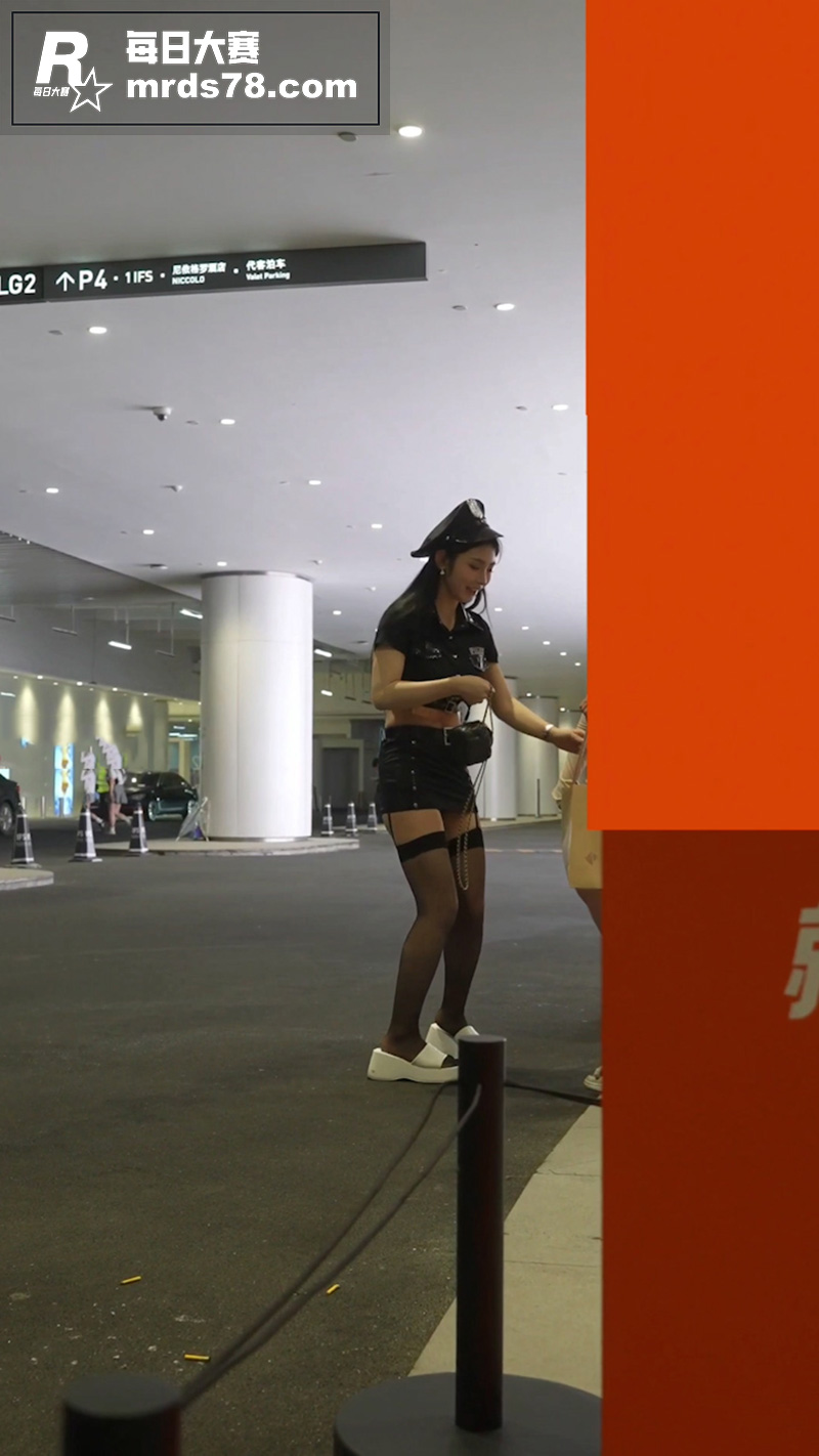 街头偷拍网红美女 袁相关图片6