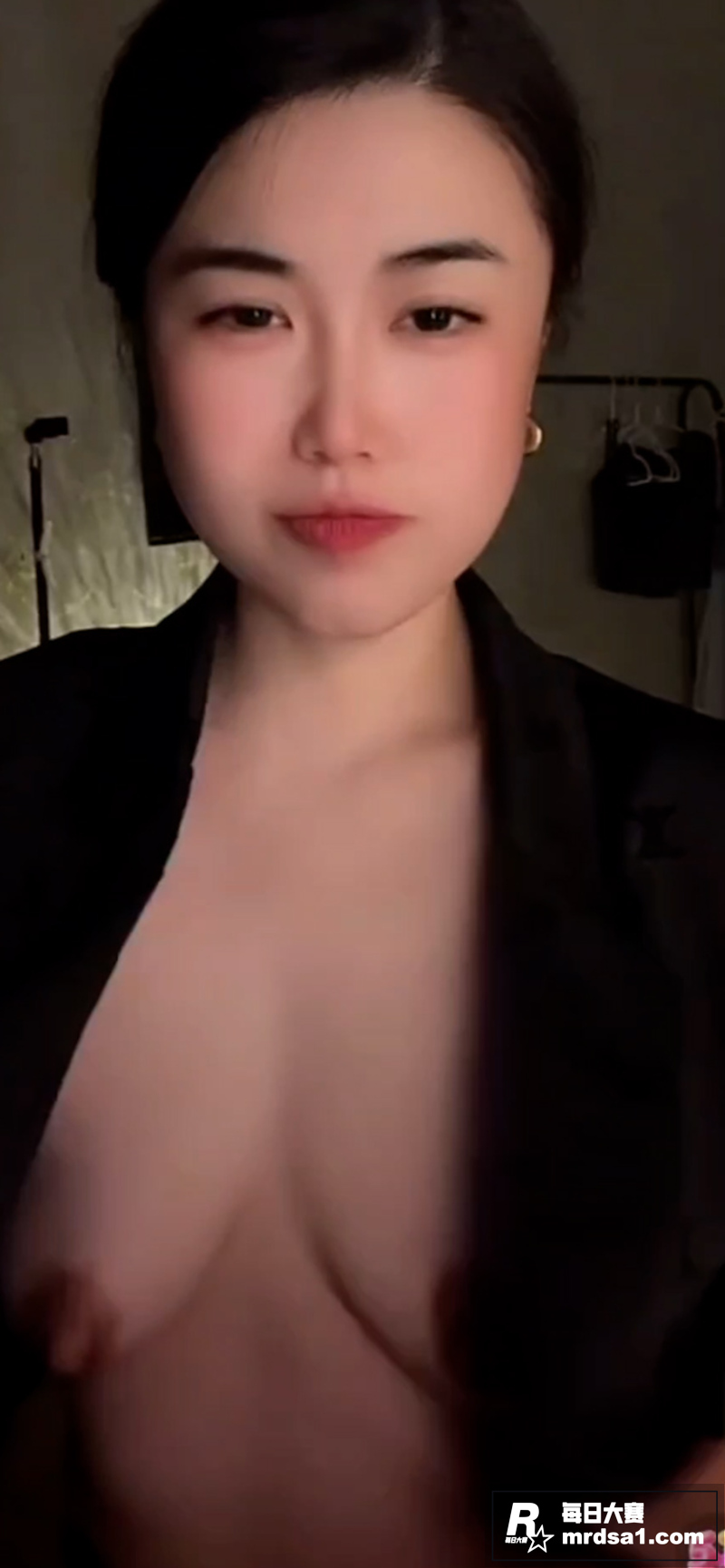 抖音高颜值网红走光合相关图片2