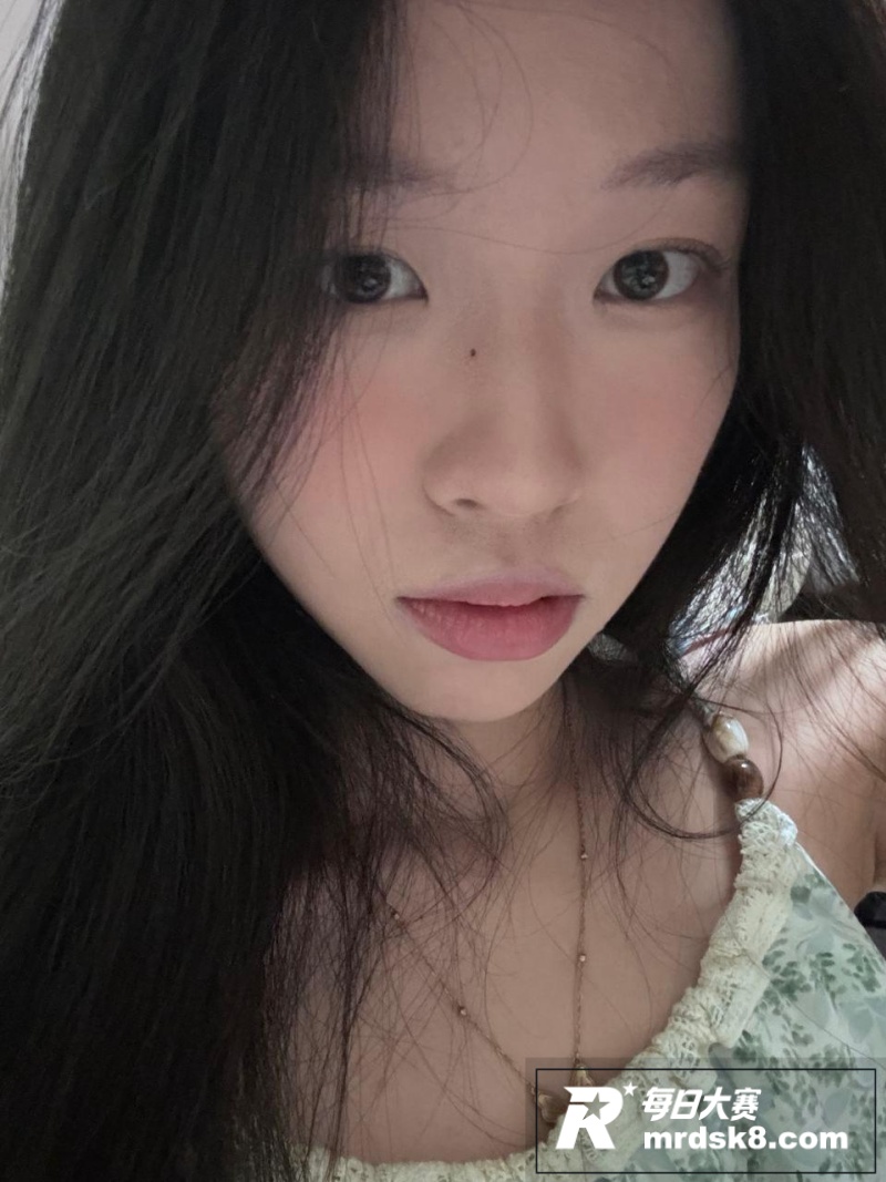 上海大学体育生反差女相关图片2