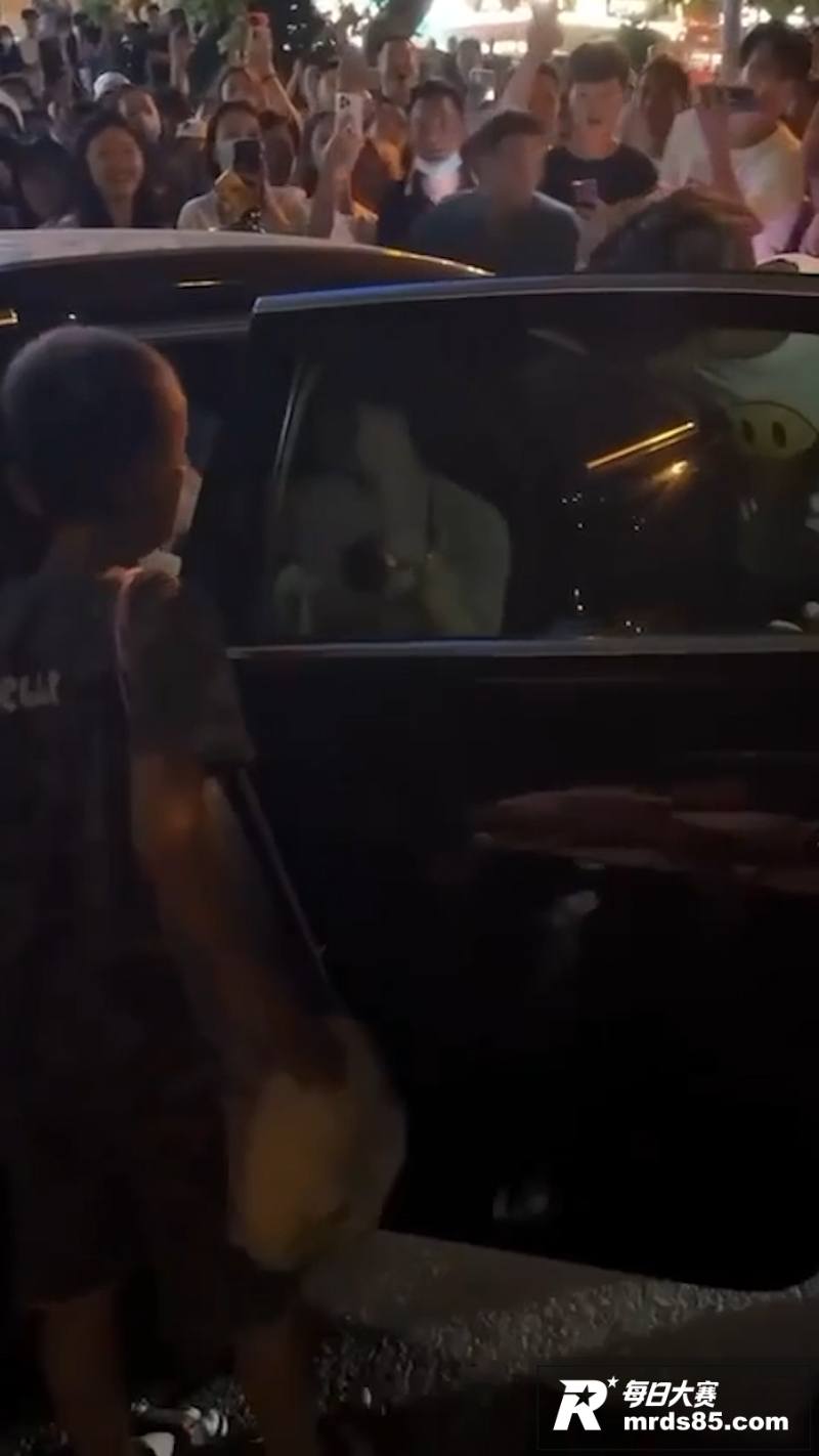 渣男开着原配买的奥迪相关图片1