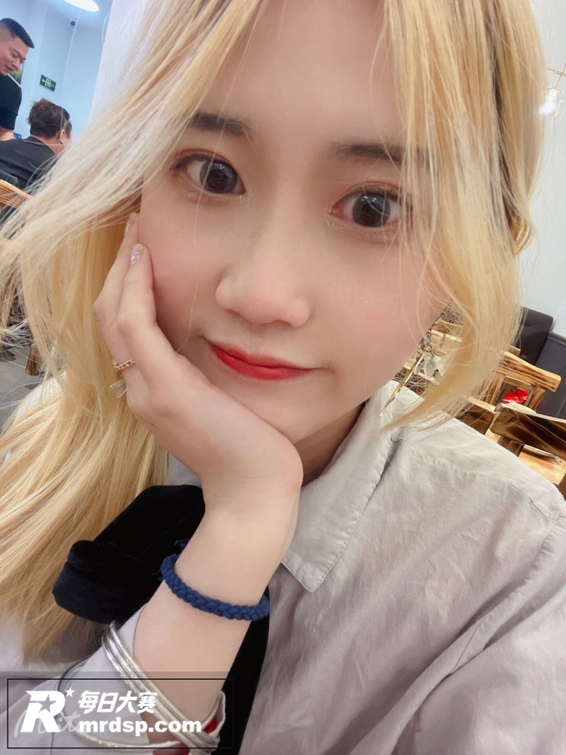 武汉高颜值极品在校女相关图片6